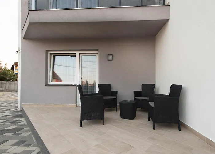 Gold De Luxe Aparthotel 3*