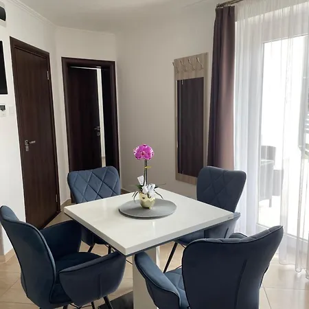 Gold De Luxe Хайдусобосло