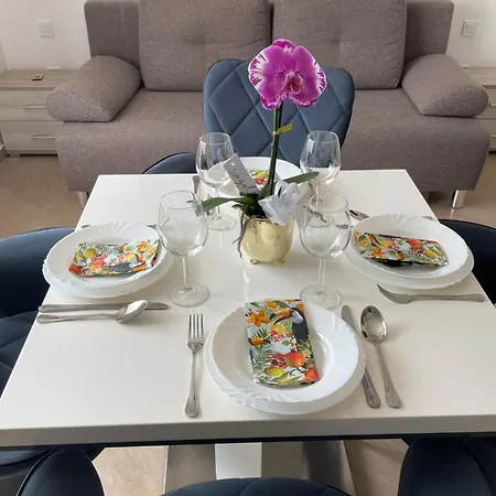 Апарт-отель Gold De Luxe