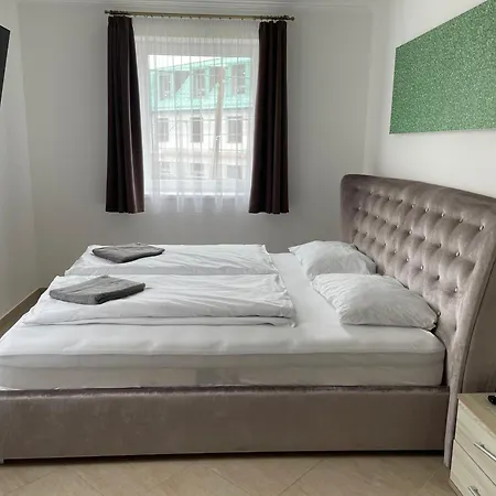 Апарт-отель Gold De Luxe Хайдусобосло