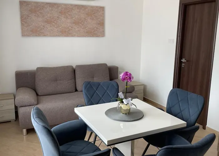 Gold De Luxe Lejlighedshotel 3*
